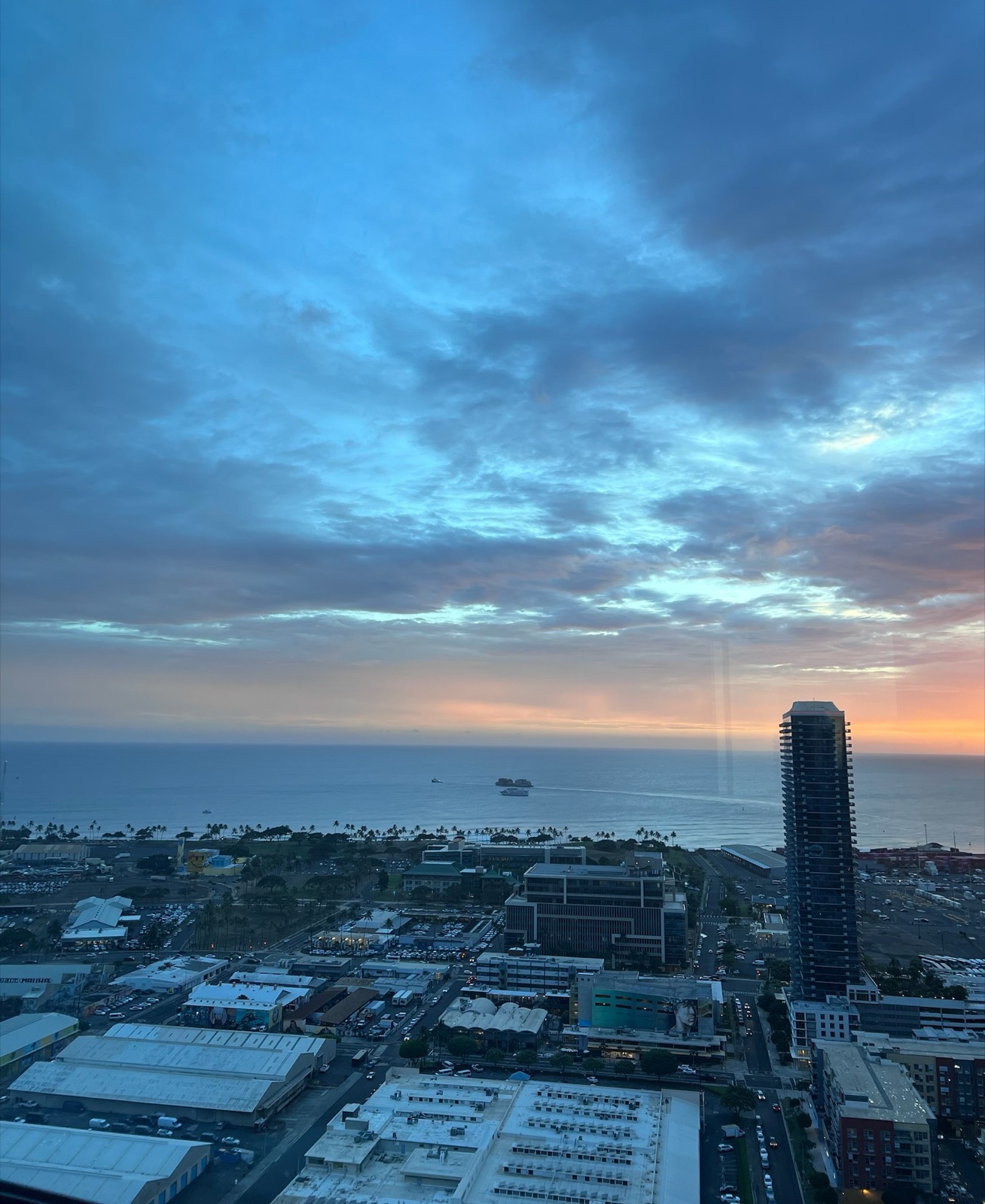 Stunning sunset over the Pacific Ocean